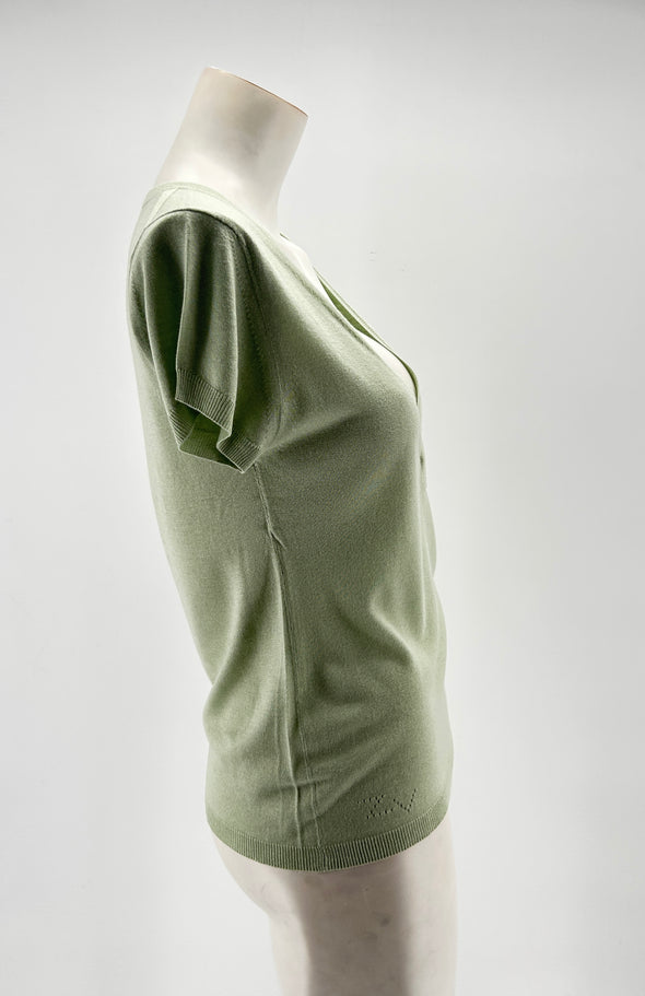 T-shirt vert en soie à décolleté "Pandore"