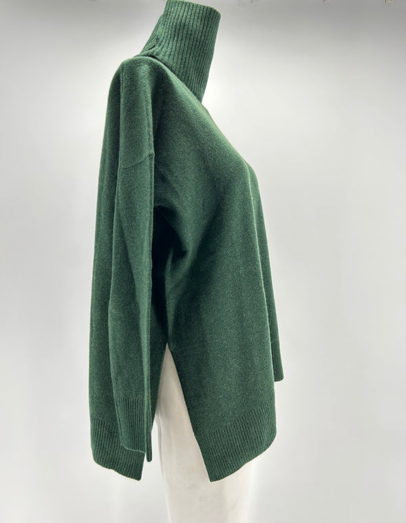 Pull vert à col roulé en cachemire