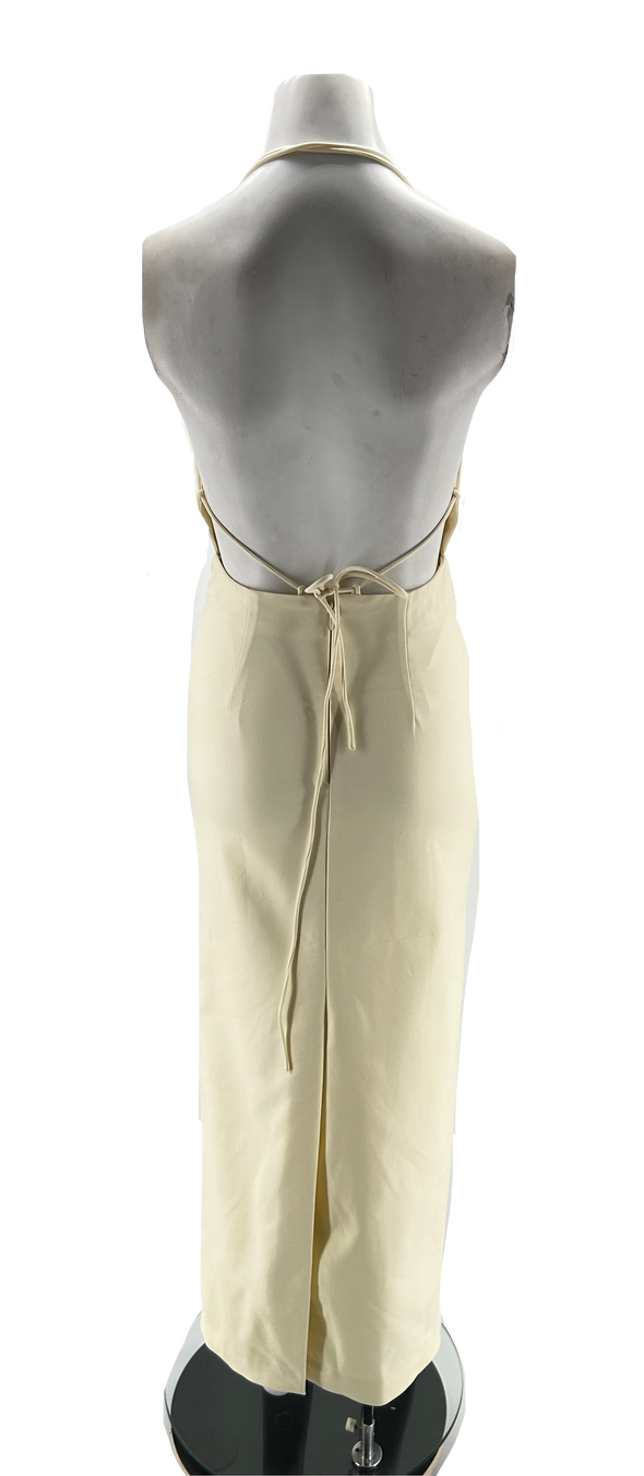 Robe longue beige à dos nu