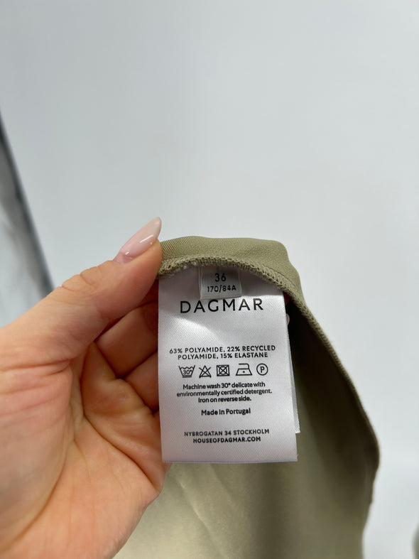 Robe satinée verte