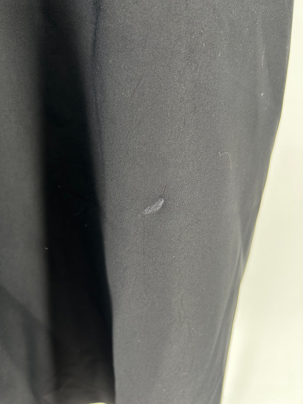 Robe satinée noire