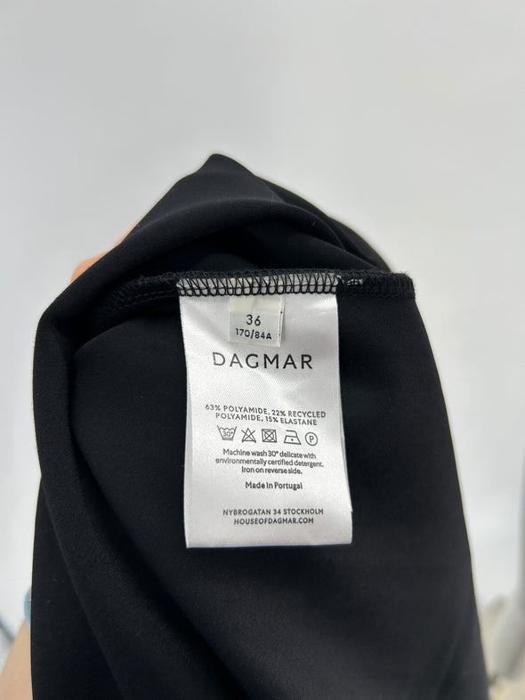 Robe satinée noire