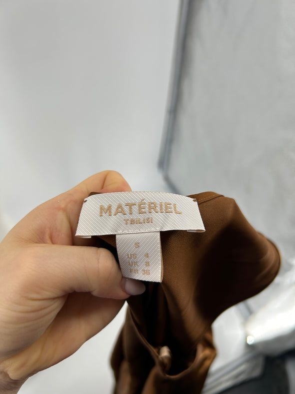 Robe satinée marron
