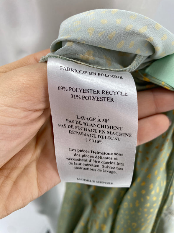 Robe verte à pois dorés