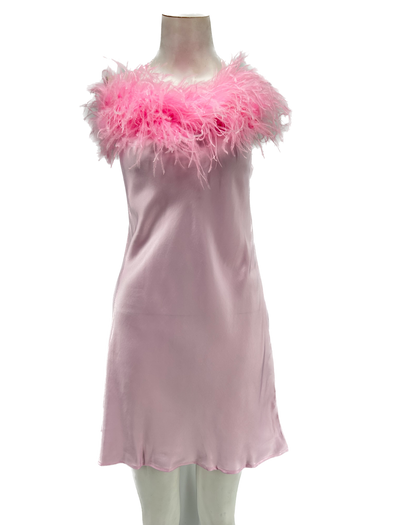 Robe rose à plumes