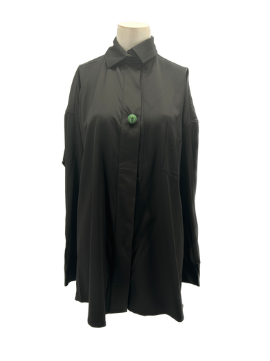 Chemise noire à détail vert