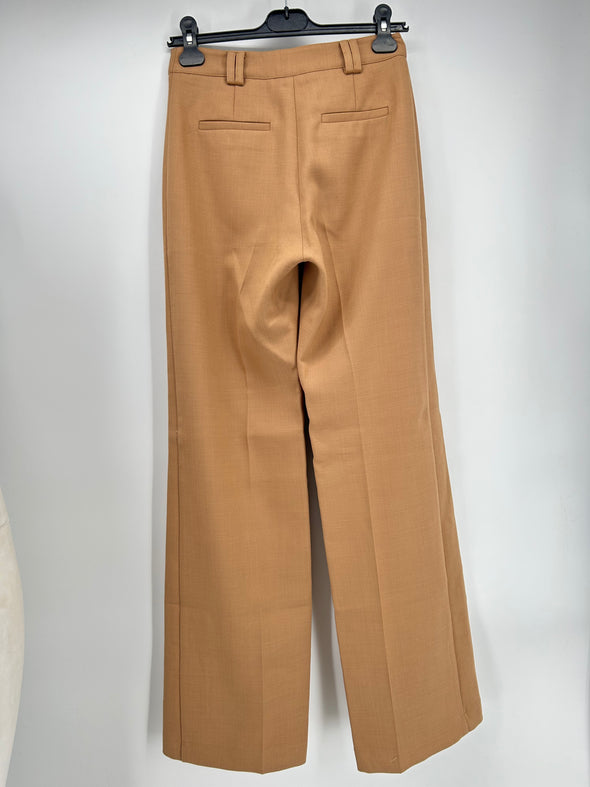 Pantalon camel à boutons