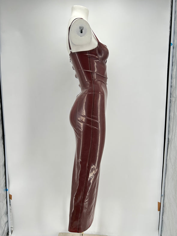 Robe en latex marron