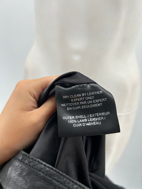 Veste en cuir noir zippée
