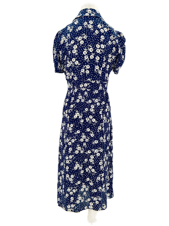 Robe marine à fleurs
