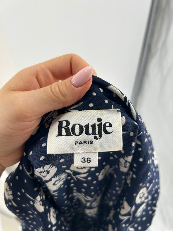 Robe marine à fleurs