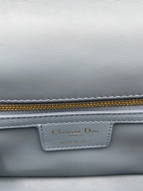 Sac Dior Caro Small en cuir bleu