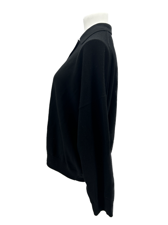 Pull noir à boutons en laine