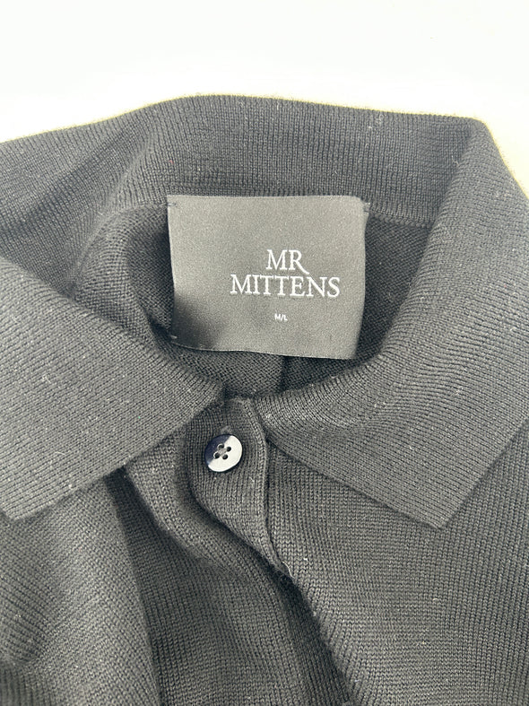 Pull noir à boutons en laine
