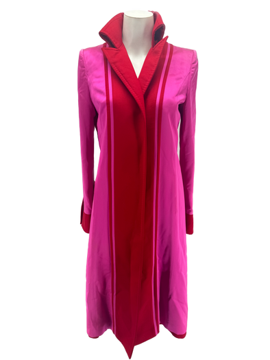 Manteau rose et rouge