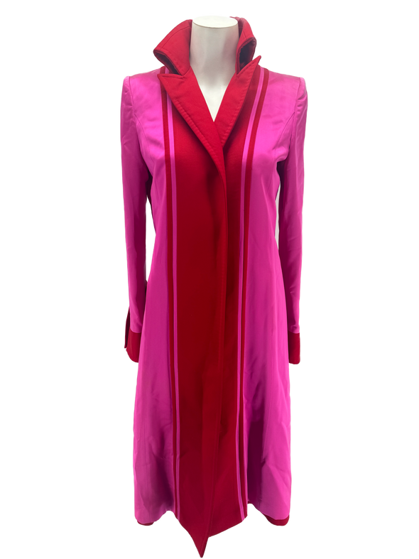 Manteau rose et rouge