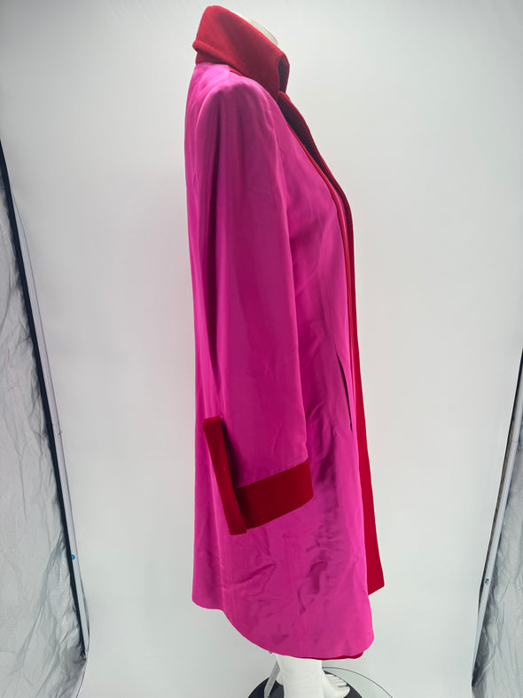 Manteau rose et rouge