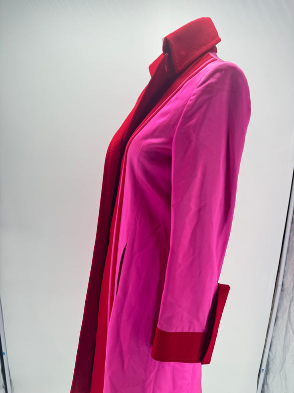 Manteau rose et rouge