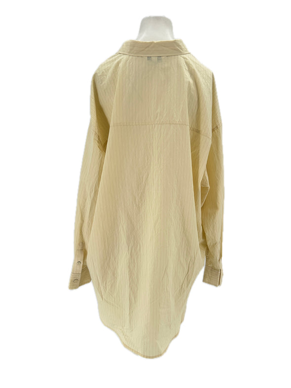 Chemise à fines rayures