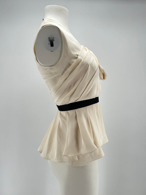 Top beige ceinturé sans manches