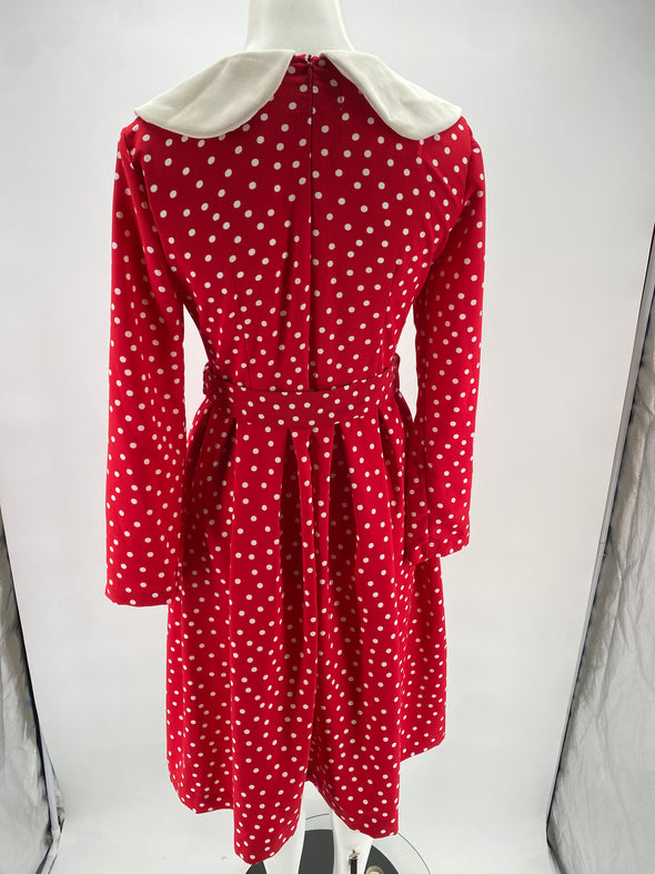 Robe rouge à pois blanc