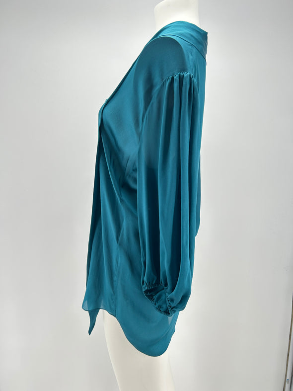 Blouse bleue en soie