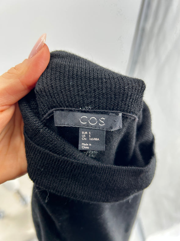 Robe en laine noire