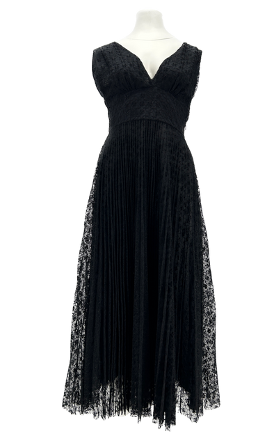 Robe longue noire en dentelle