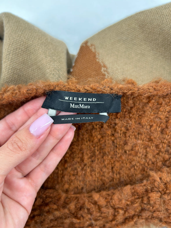 Pull marron en laine à motif renard