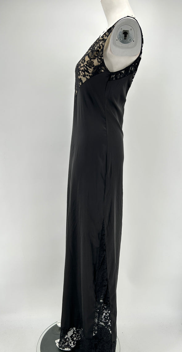 Robe noir à dentelle "Raine"