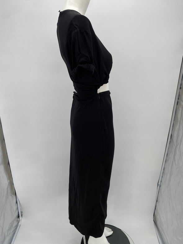 Robe noire cut-out