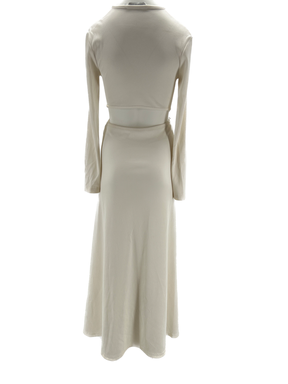 Robe blanche à découpes