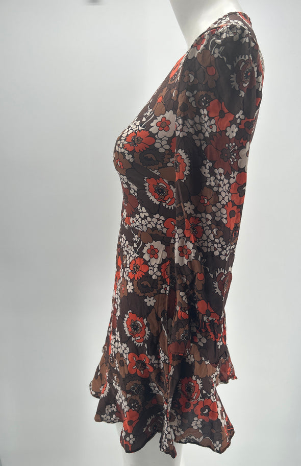 Robe à fleurs marron et orange