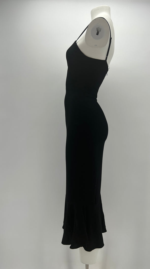 Robe longue noire à ourlet évasé