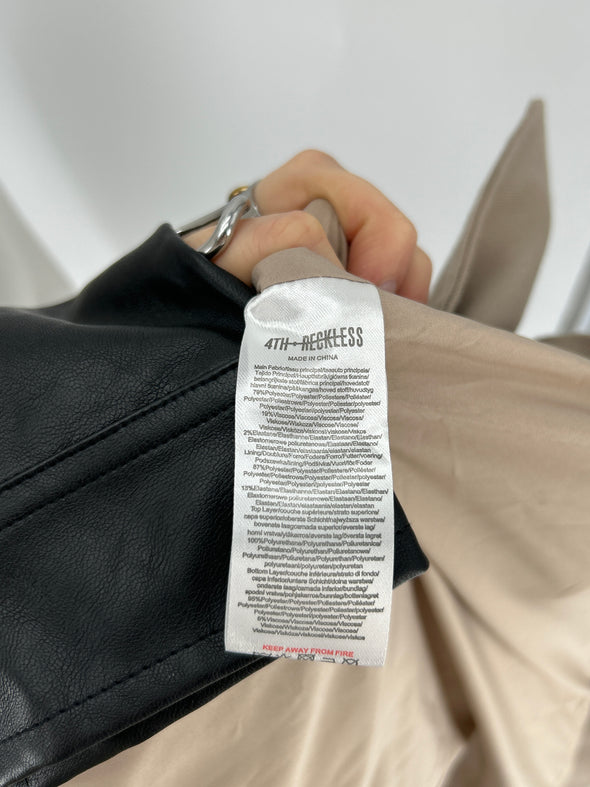 Trench-coat bi-matière