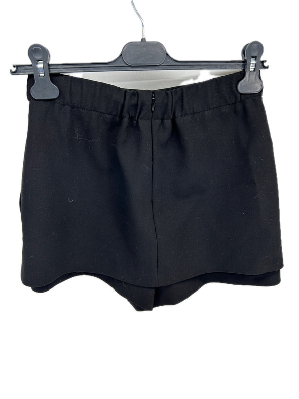 Short noir