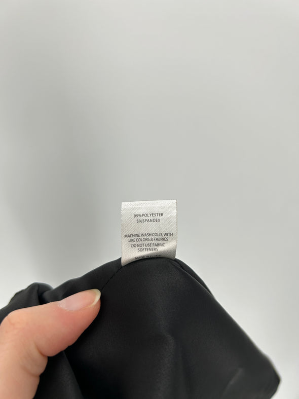 Jupe noire à lacets