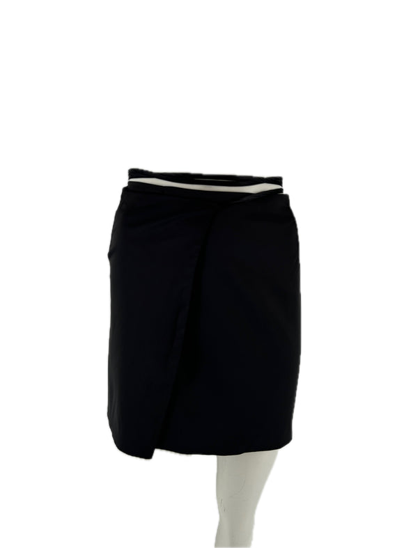 Jupe noire à lacets