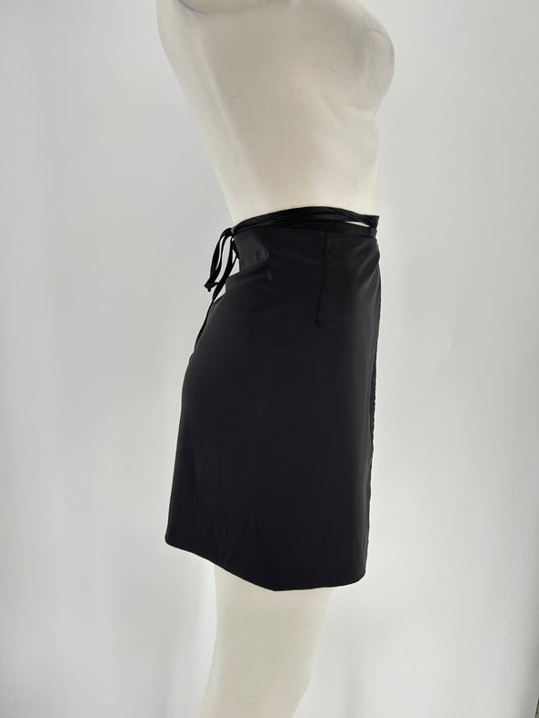Jupe noire à lacets
