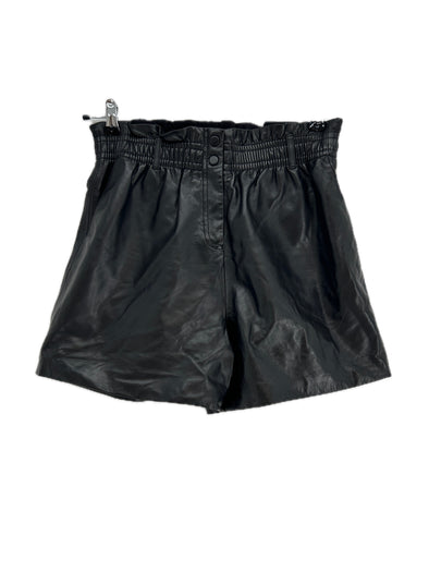Short en cuir noir