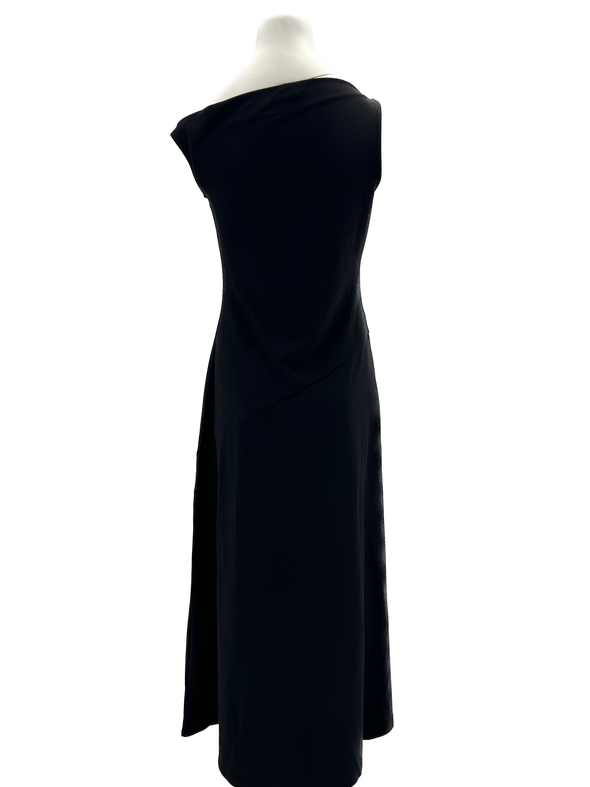 Robe noire asymétrique