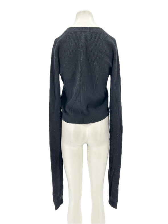 Pull noir à manches très longues