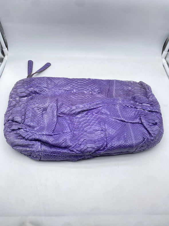 Pochette en python violette