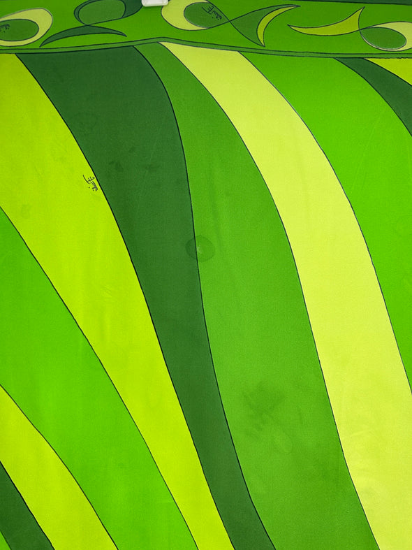 Foulard vert à motifs poissons