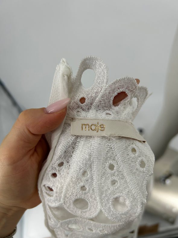 Top blanc ajouré