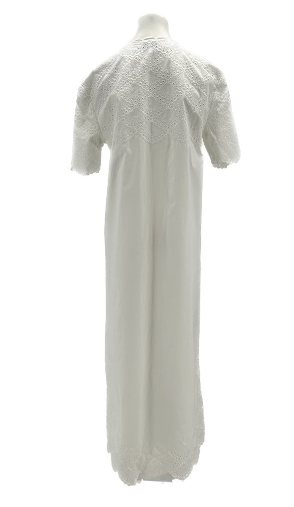 Robe blanche à dentelle "Emilia"