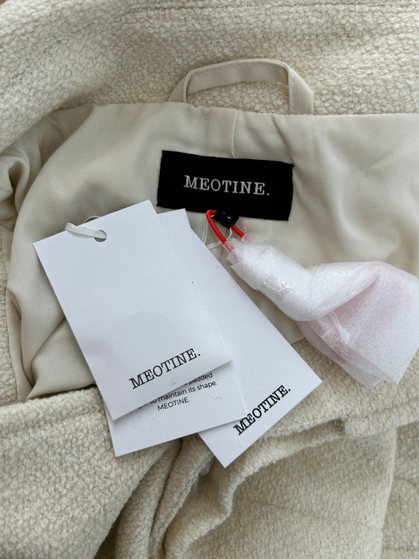 Manteau écru avec ceinture