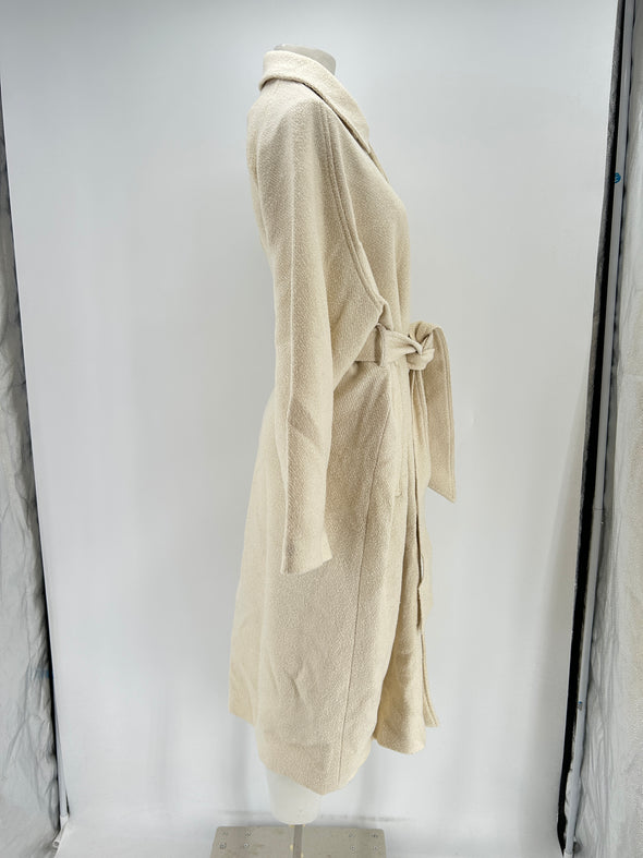 Manteau écru avec ceinture