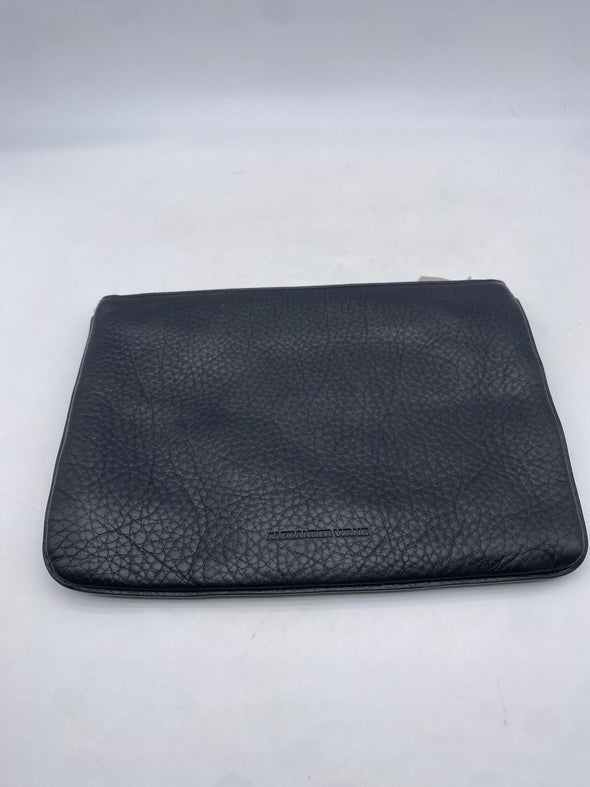 Pochette noire à clous