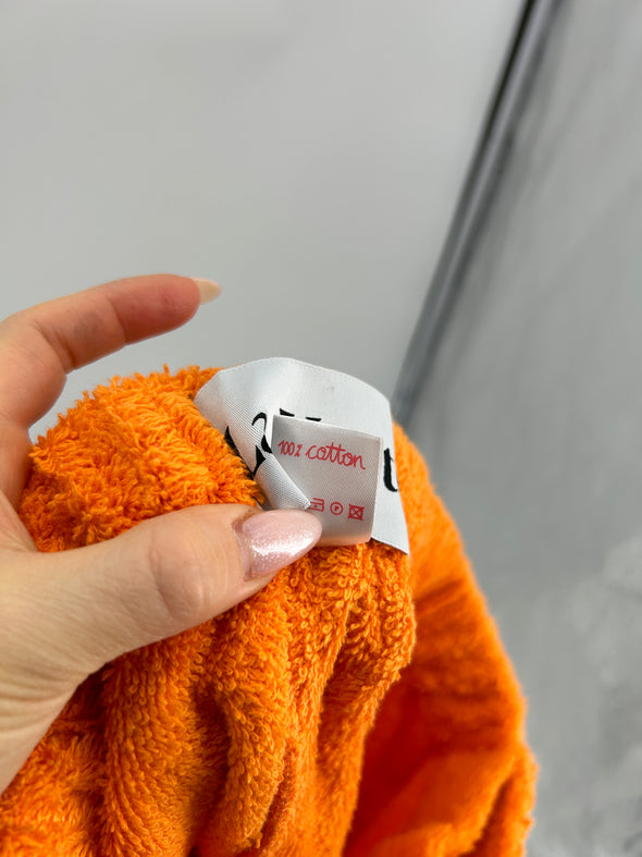 Short orange